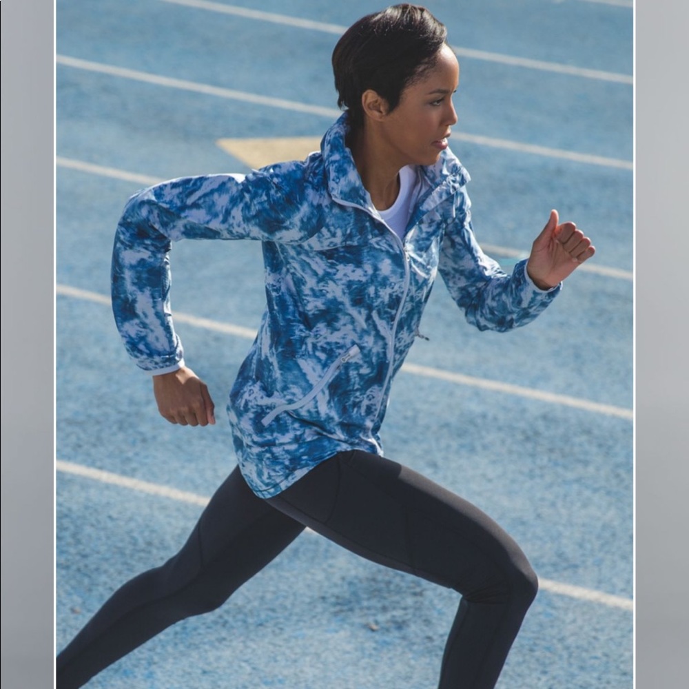 Lululemon Miss Misty Jacket II sea side Alberta 4